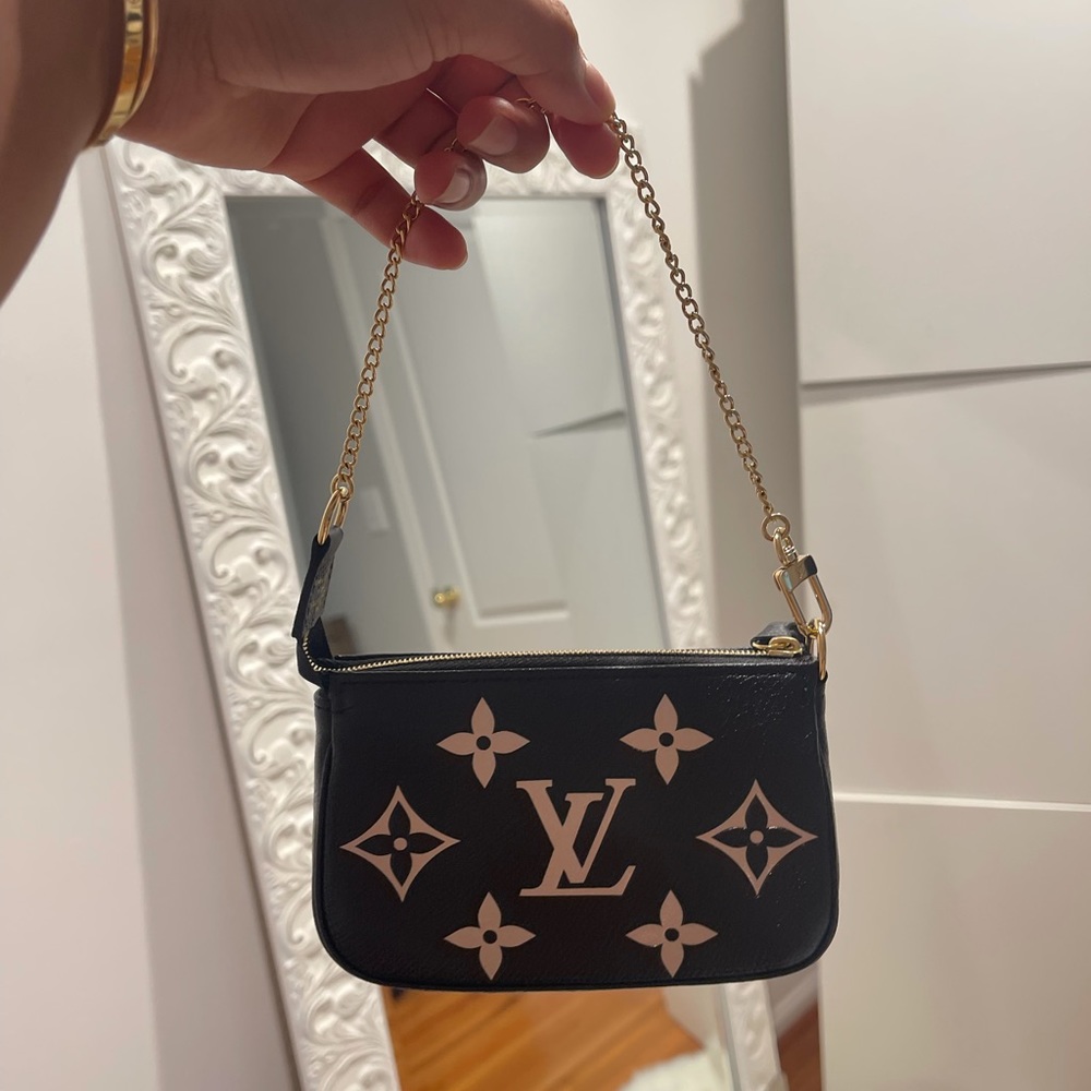 Louis Vuitton mini pochette accessories